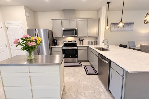 Touwnhouse à vendre à Sanford, Floride: 3 chambres, 156.26 m2 № 2408759 - photo 3