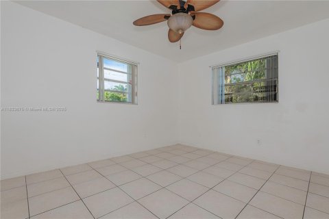 Propiedad comercial en venta en Homestead, Florida, 161.28 m2 № 1818431 - foto 9