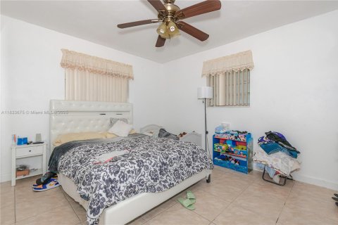 Propiedad comercial en venta en Homestead, Florida, 161.28 m2 № 1818431 - foto 15