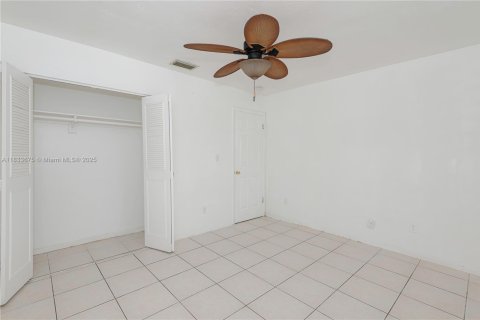 Propiedad comercial en venta en Homestead, Florida, 161.28 m2 № 1818431 - foto 10