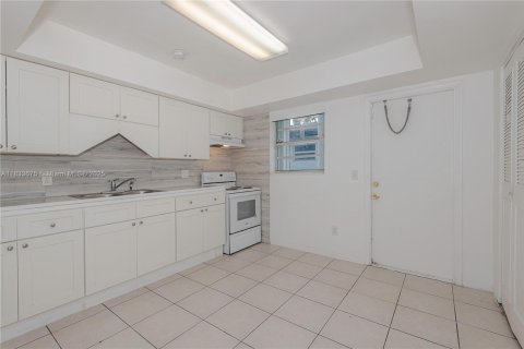 Propiedad comercial en venta en Homestead, Florida, 161.28 m2 № 1818431 - foto 27