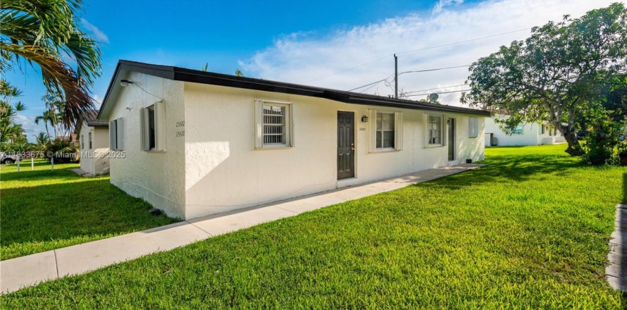 Propiedad comercial en Homestead, Florida 161.28 m2 № 1818431