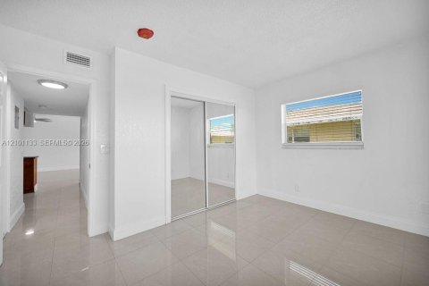 Apartment in Margate, Florida 2 bedrooms, 76.83 sq.m. № 2401339 - photo 19