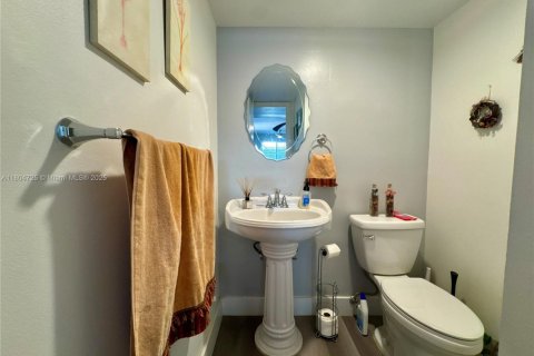 Townhouse in Miami, Florida 3 bedrooms, 147.9 sq.m. № 1864166 - photo 14