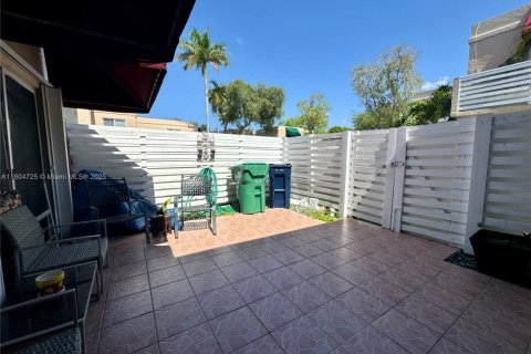 Townhouse in Miami, Florida 3 bedrooms, 147.9 sq.m. № 1864166 - photo 15
