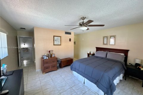 Townhouse in Miami, Florida 3 bedrooms, 147.9 sq.m. № 1864166 - photo 21