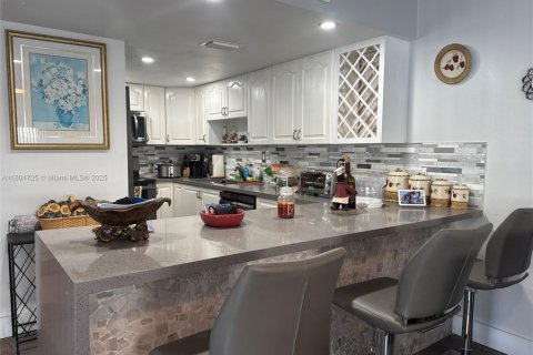 Townhouse in Miami, Florida 3 bedrooms, 147.9 sq.m. № 1864166 - photo 8