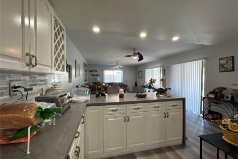 Townhouse in Miami, Florida 3 bedrooms, 147.9 sq.m. № 1864166 - photo 10