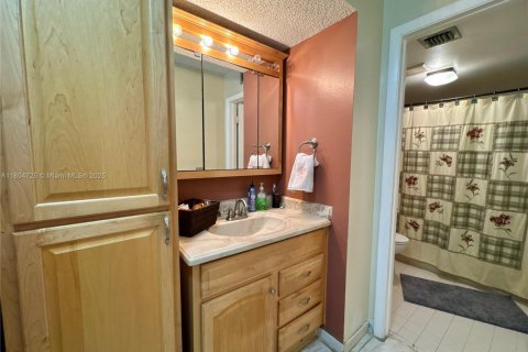 Townhouse in Miami, Florida 3 bedrooms, 147.9 sq.m. № 1864166 - photo 22