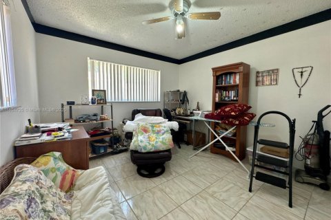 Townhouse in Miami, Florida 3 bedrooms, 147.9 sq.m. № 1864166 - photo 29