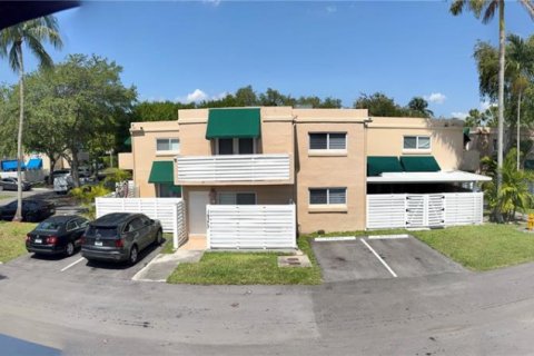 Townhouse in Miami, Florida 3 bedrooms, 147.9 sq.m. № 1864166 - photo 28