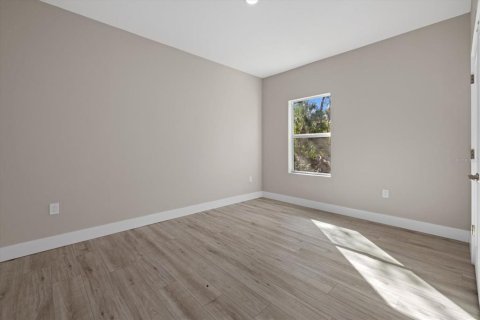 House in North Port, Florida 4 bedrooms, 184.88 sq.m. № 1521554 - photo 9
