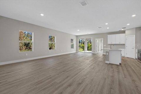 House in North Port, Florida 4 bedrooms, 184.88 sq.m. № 1521554 - photo 5