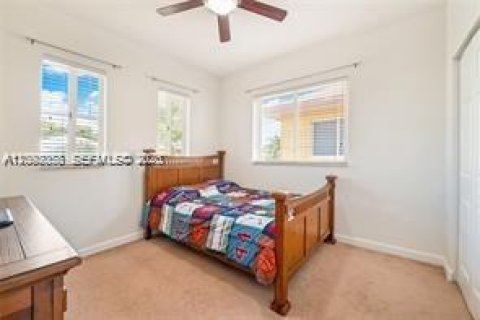 House in Homestead, Florida 4 bedrooms, 168.52 sq.m. № 2392062 - photo 12