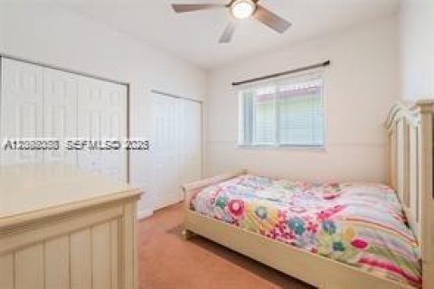 House in Homestead, Florida 4 bedrooms, 168.52 sq.m. № 2392062 - photo 9