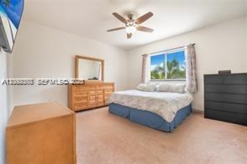 House in Homestead, Florida 4 bedrooms, 168.52 sq.m. № 2392062 - photo 7