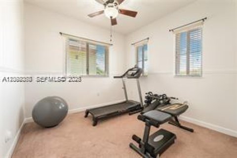 House in Homestead, Florida 4 bedrooms, 168.52 sq.m. № 2392062 - photo 11