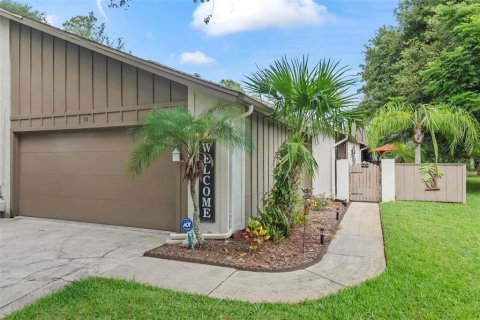 Townhouse in Ormond Beach, Florida 2 bedrooms, 141.77 sq.m. № 1818943 - photo 1