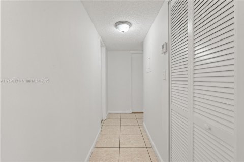 Condominio en venta en Miami, Florida, 2 dormitorios, 77.57 m2 № 1705231 - foto 28
