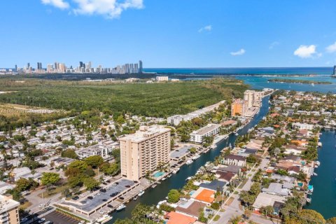 Condo in North Miami, Florida, 1 bedroom  № 1451954 - photo 14
