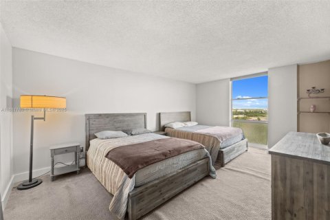 Condo in North Miami, Florida, 1 bedroom  № 1451954 - photo 11