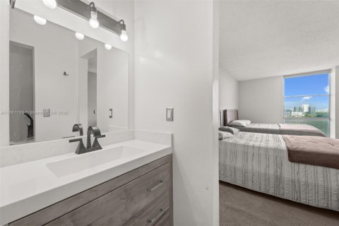 Condo in North Miami, Florida, 1 bedroom  № 1451954 - photo 9