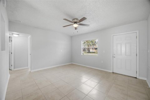 Villa ou maison à vendre à New Port Richey, Floride: 3 chambres, 97.55 m2 № 2109771 - photo 3