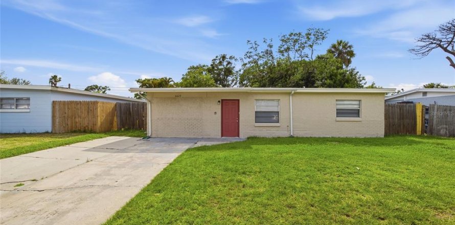 Villa ou maison à New Port Richey, Floride 3 chambres, 97.55 m2 № 2109771