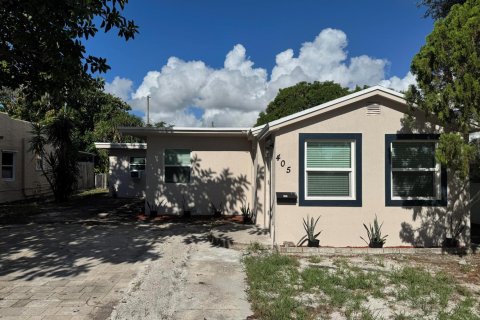 House in Lake Worth, Florida 4 bedrooms, 135.36 sq.m. № 2312129 - photo 3