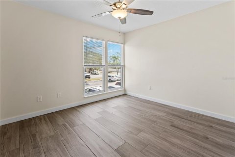 Condo in Sarasota, Florida, 2 bedrooms  № 2226130 - photo 16