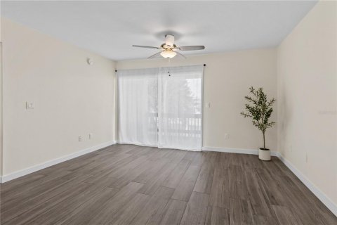 Condo in Sarasota, Florida, 2 bedrooms  № 2226130 - photo 5