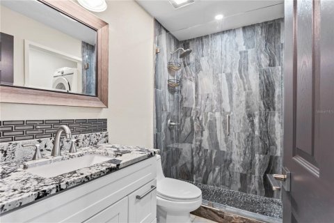 Condo in Sarasota, Florida, 2 bedrooms  № 2226130 - photo 19