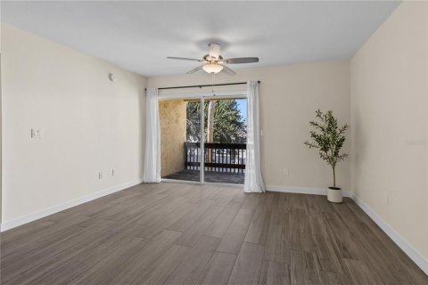 Condo in Sarasota, Florida, 2 bedrooms  № 2226130 - photo 7
