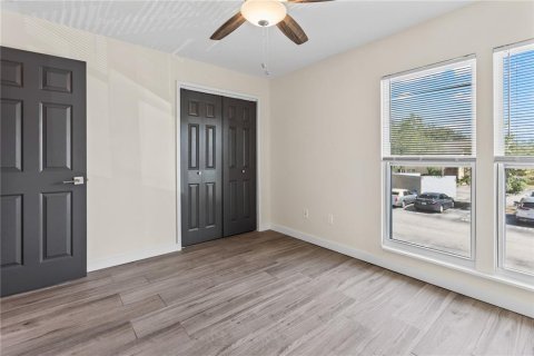 Condo in Sarasota, Florida, 2 bedrooms  № 2226130 - photo 17