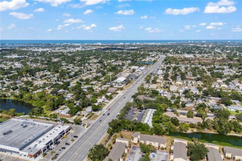 Condo in Sarasota, Florida, 2 bedrooms  № 2226130 - photo 25