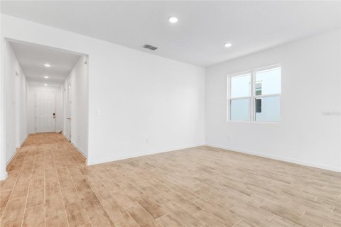Villa ou maison à vendre à DeLand, Floride: 4 chambres, 194.17 m2 № 1616615 - photo 4