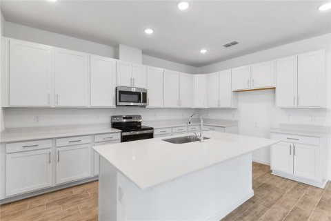 Villa ou maison à vendre à DeLand, Floride: 4 chambres, 194.17 m2 № 1616615 - photo 5