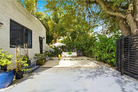 Commercial property in Miami, Florida № 1972496 - photo 22