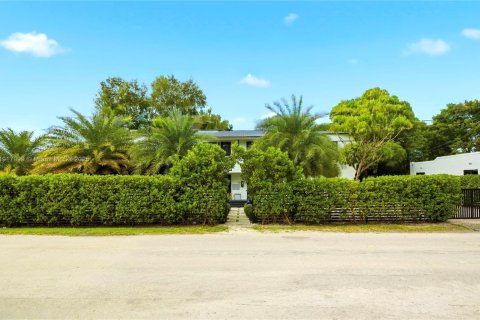 Commercial property in Miami, Florida № 1972496 - photo 10