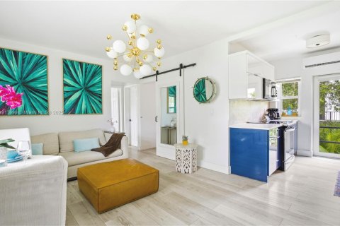 Commercial property in Miami, Florida № 1972496 - photo 7