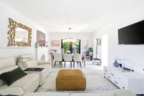 Commercial property in Miami, Florida № 1972496 - photo 24