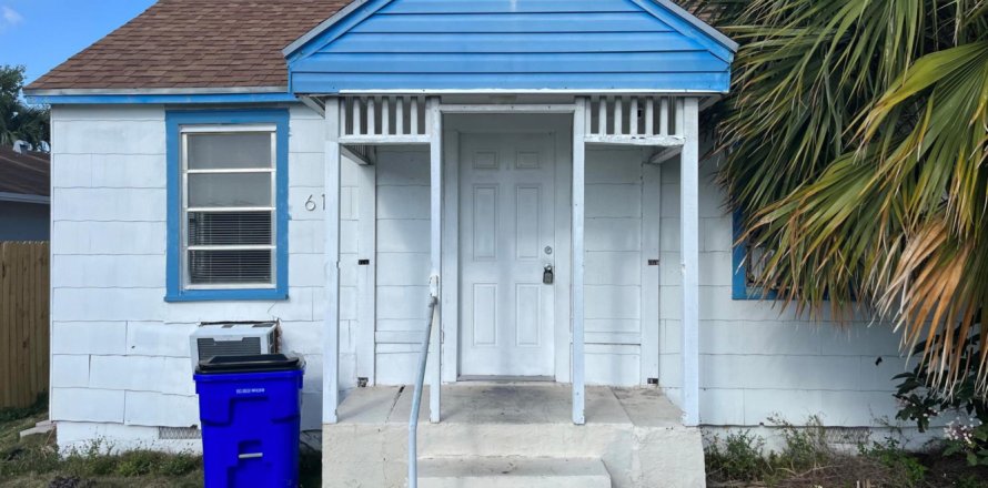 Propiedad comercial en Lantana, Florida 1 dormitorio, 110 m2 № 1065814