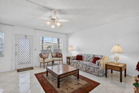 Copropriété à vendre à Boca Raton, Floride: 2 chambres, 87.79 m2 № 2251480 - photo 4