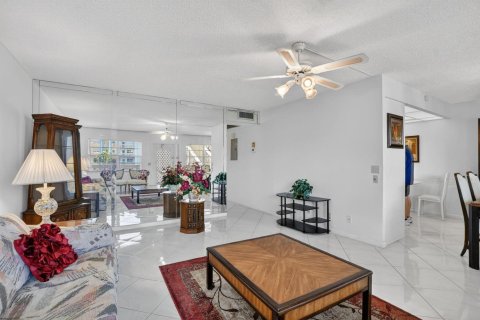 Copropriété à vendre à Boca Raton, Floride: 2 chambres, 87.79 m2 № 2251480 - photo 2