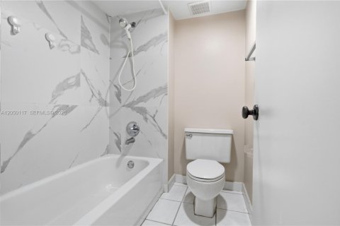 Condominio en venta en Weston, Florida, 2 dormitorios, 114.73 m2 № 2186367 - foto 24