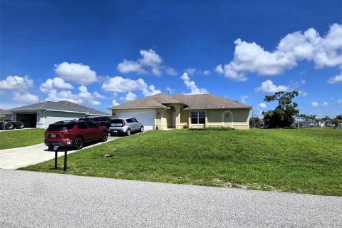 Casa en venta en Cape Coral, Florida, 4 dormitorios, 159.42 m2 № 1904216 - foto 1