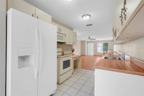 Condominio en venta en Tavares, Florida, 3 dormitorios, 105.91 m2 № 1900097 - foto 9