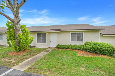 Condominio en venta en Tavares, Florida, 3 dormitorios, 105.91 m2 № 1900097 - foto 2