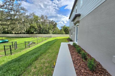 Touwnhouse à louer à Zephyrhills, Floride: 3 chambres, 167.87 m2 № 2400471 - photo 2