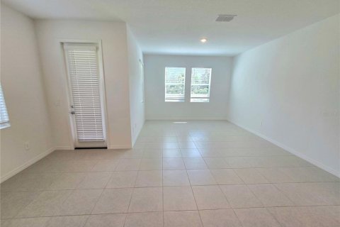 Touwnhouse à louer à Zephyrhills, Floride: 3 chambres, 167.87 m2 № 2400471 - photo 21